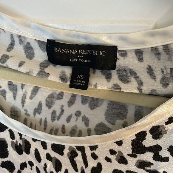 B&W animal print top - Picture 2 of 3